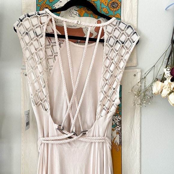 Shell Flowy Dress - Picture 5 of 10